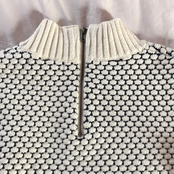 Banana Republic Sweater - Picture 3 of 6